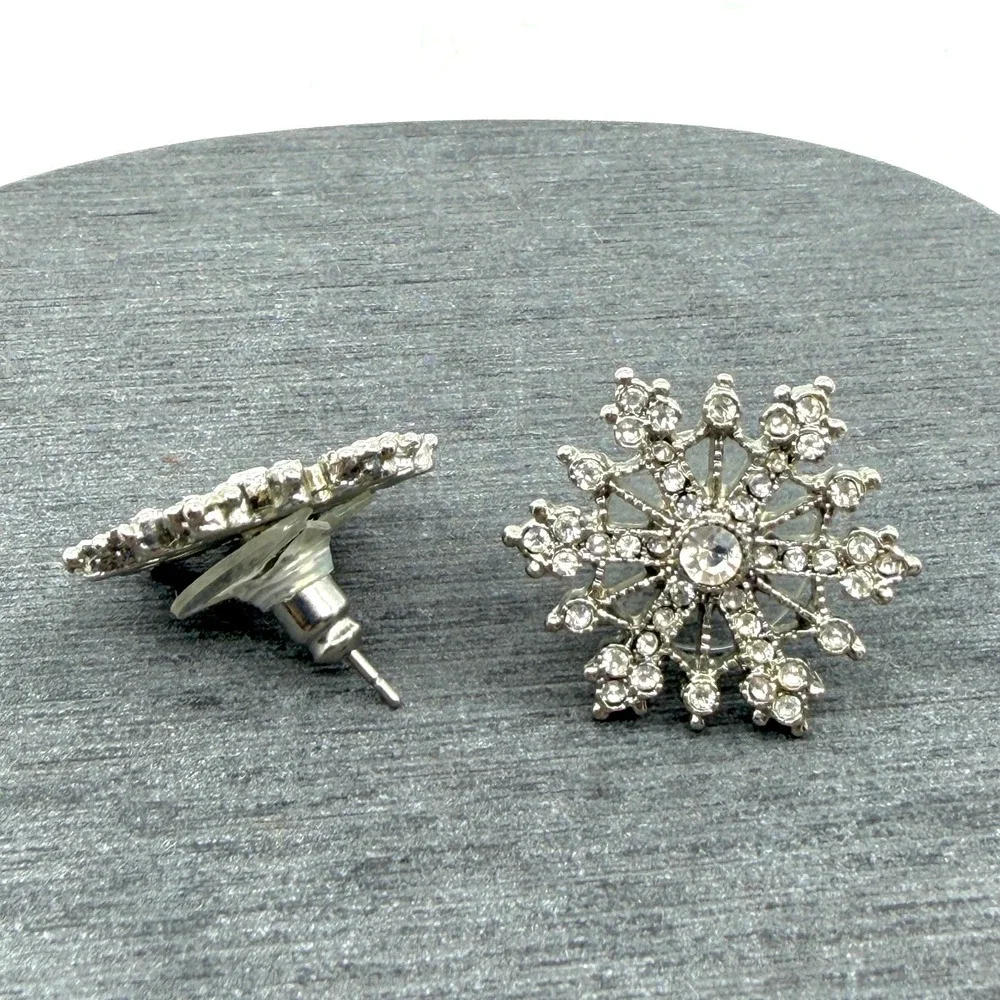 Silver Tone Clear Rhinestone Snowflake Stud Earrings Christmas Celestial Gift